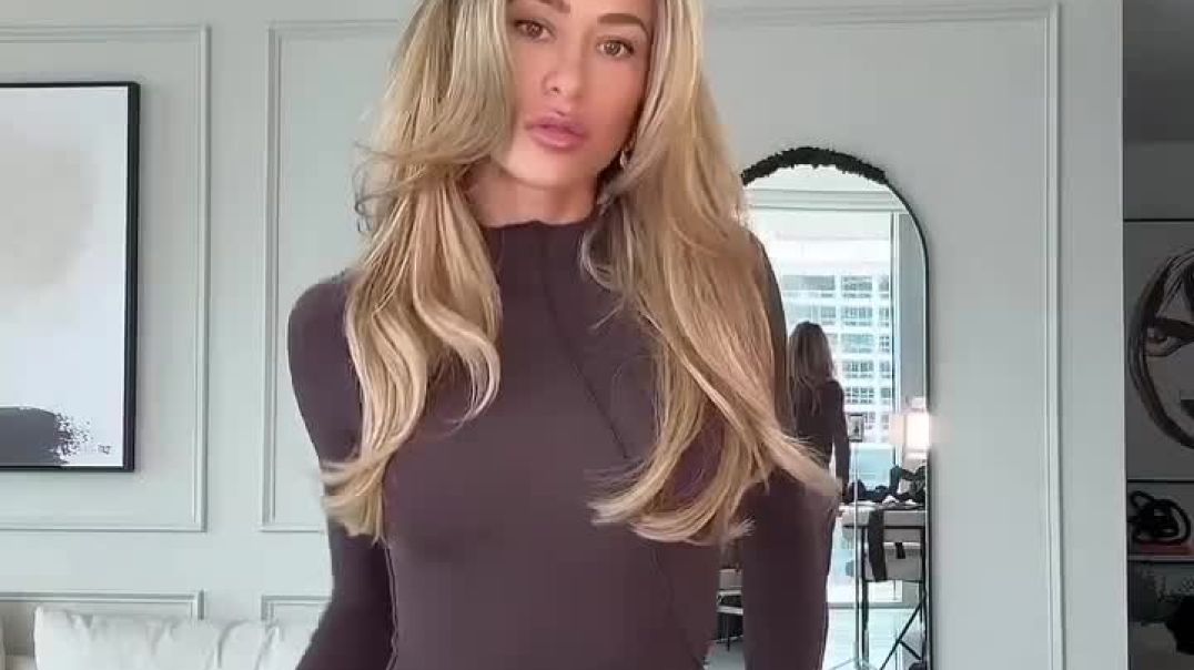 Cindy Prado American Model  Instagram Influencer A Showcase of Beauty
