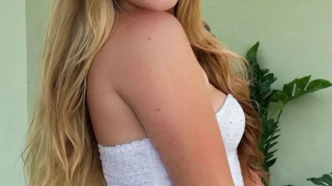 Mia Reid Mexico Model  Instagram sensational Biography